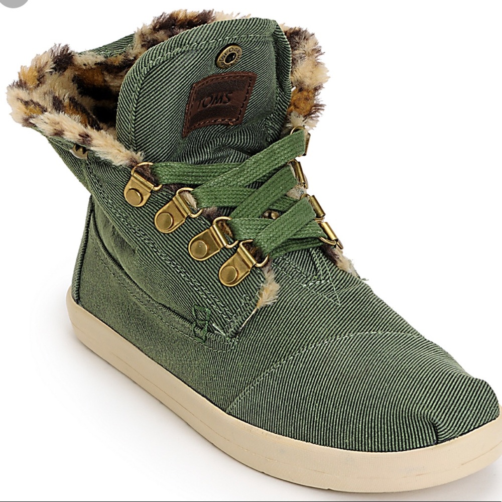 Toms Green Leopard High Top Fleece Lined Sneakers